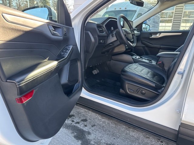 Certified 2023 Ford Escape Platinum w/ Premium Technology Package image 15