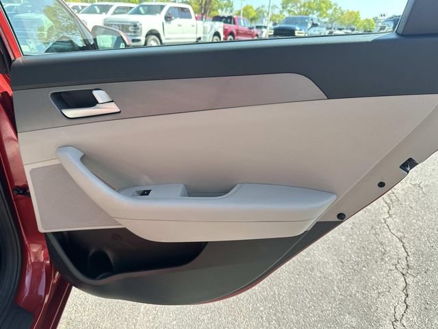 Used 2017 Hyundai Sonata SE w/ Cargo Package FWD image 30