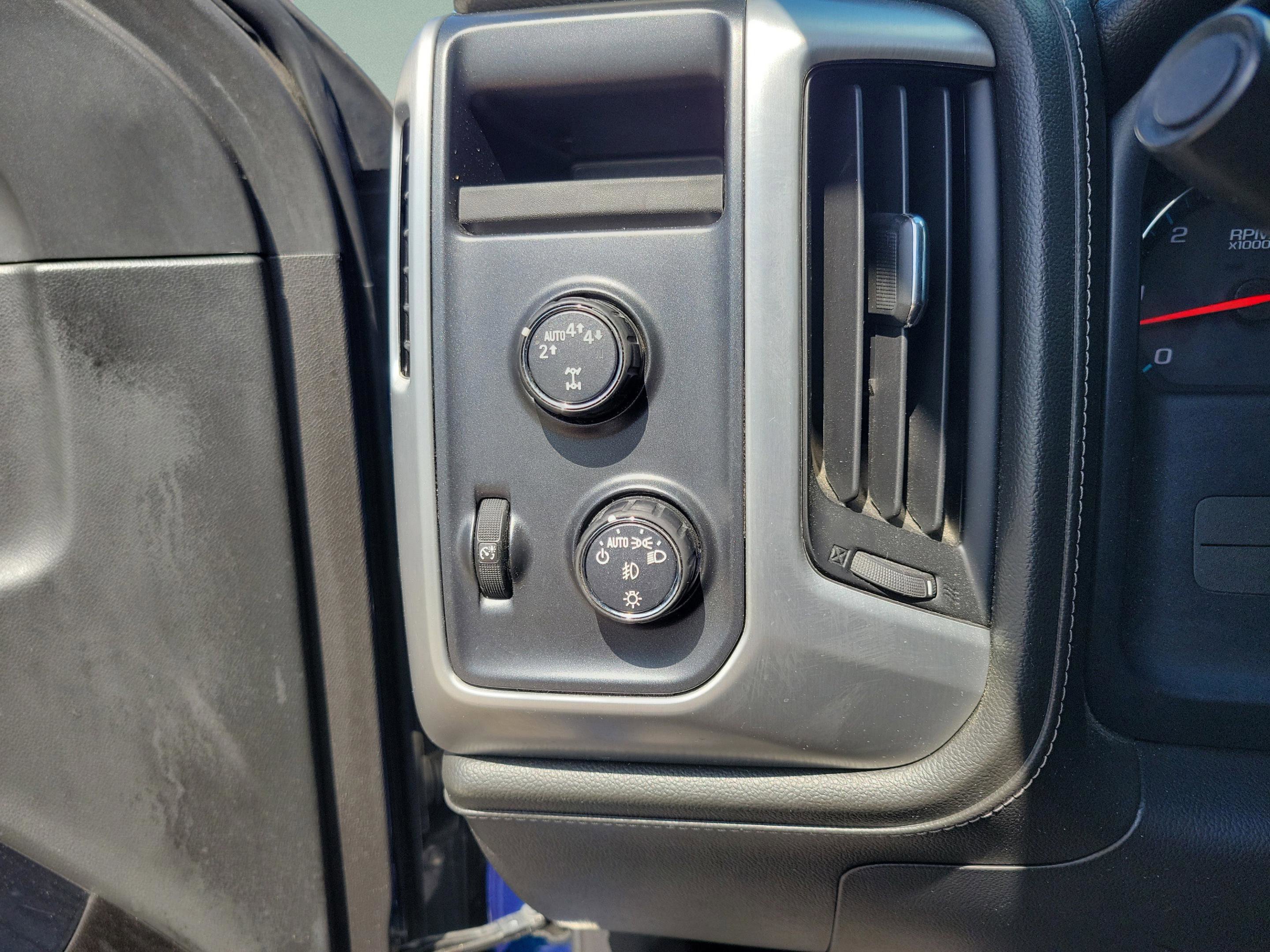 Used 2017 GMC Sierra 1500 SLE w/ SLE Value Package image 10