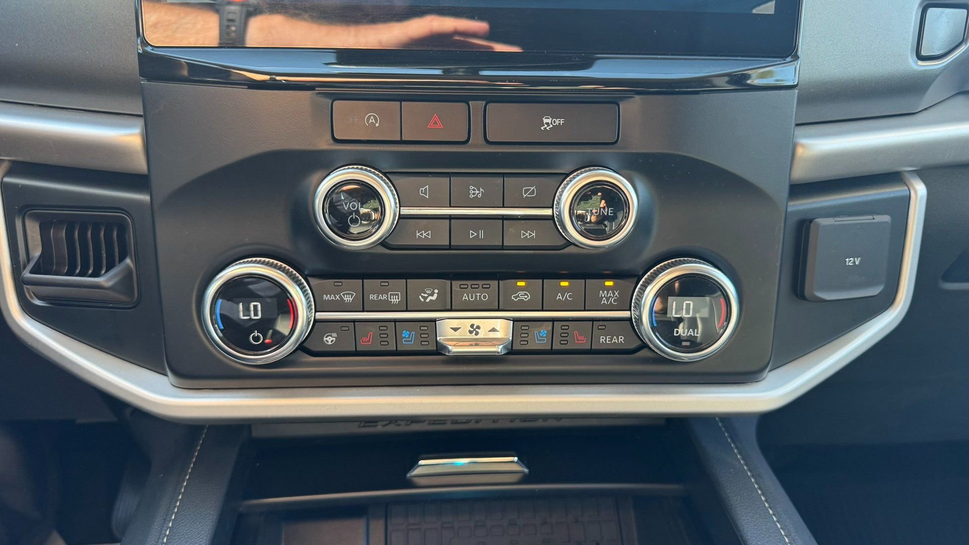 Certified 2024 Ford Expedition Max XLT image 28