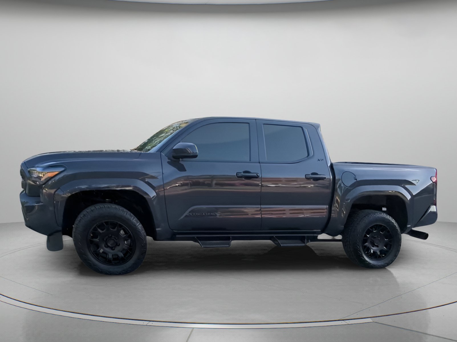 Used 2025 Toyota Tacoma SR5 AWD/4WD image 15