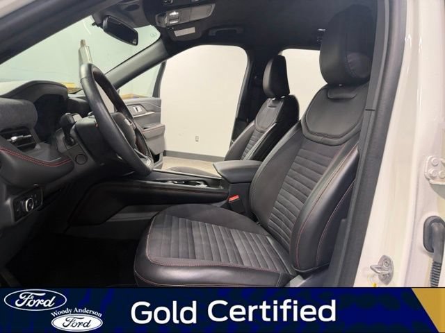Certified 2025 Ford Explorer ST-Line w/ Premium Package AWD/4WD image 18