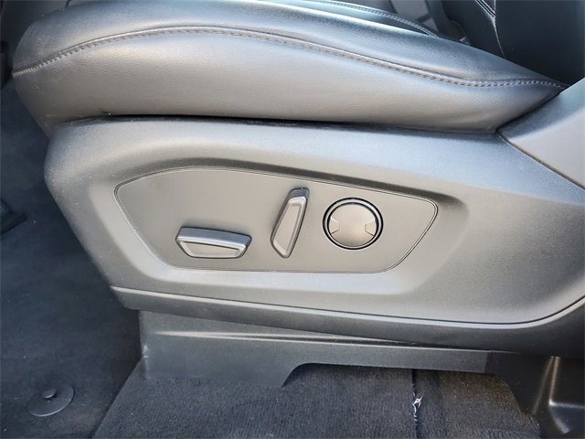 Certified 2022 Ford Explorer XLT w/ Equipment Group 202A image 7