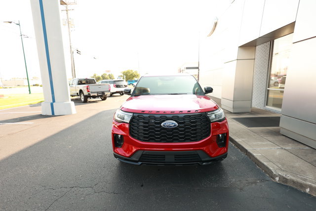 Certified 2025 Ford Explorer ST-Line w/ Premium Package AWD/4WD image 3
