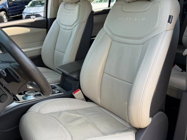 Certified 2020 Ford Explorer Platinum w/ Premium Technology Package AWD/4WD image 9