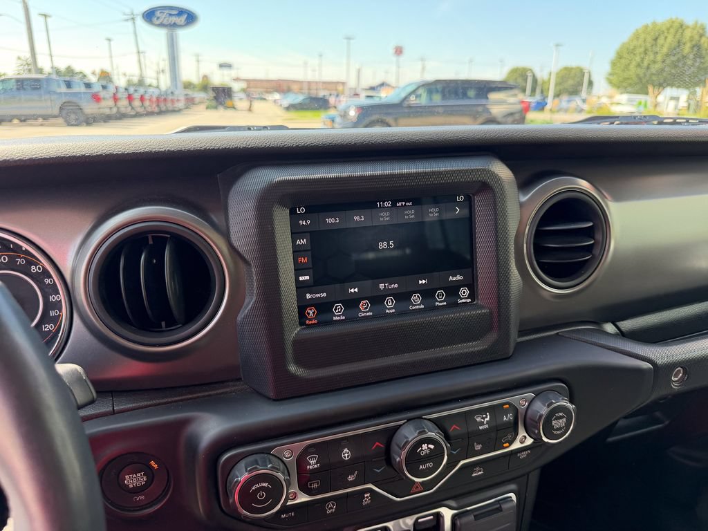 Used 2023 Jeep Wrangler Unlimited Sport AWD/4WD image 19