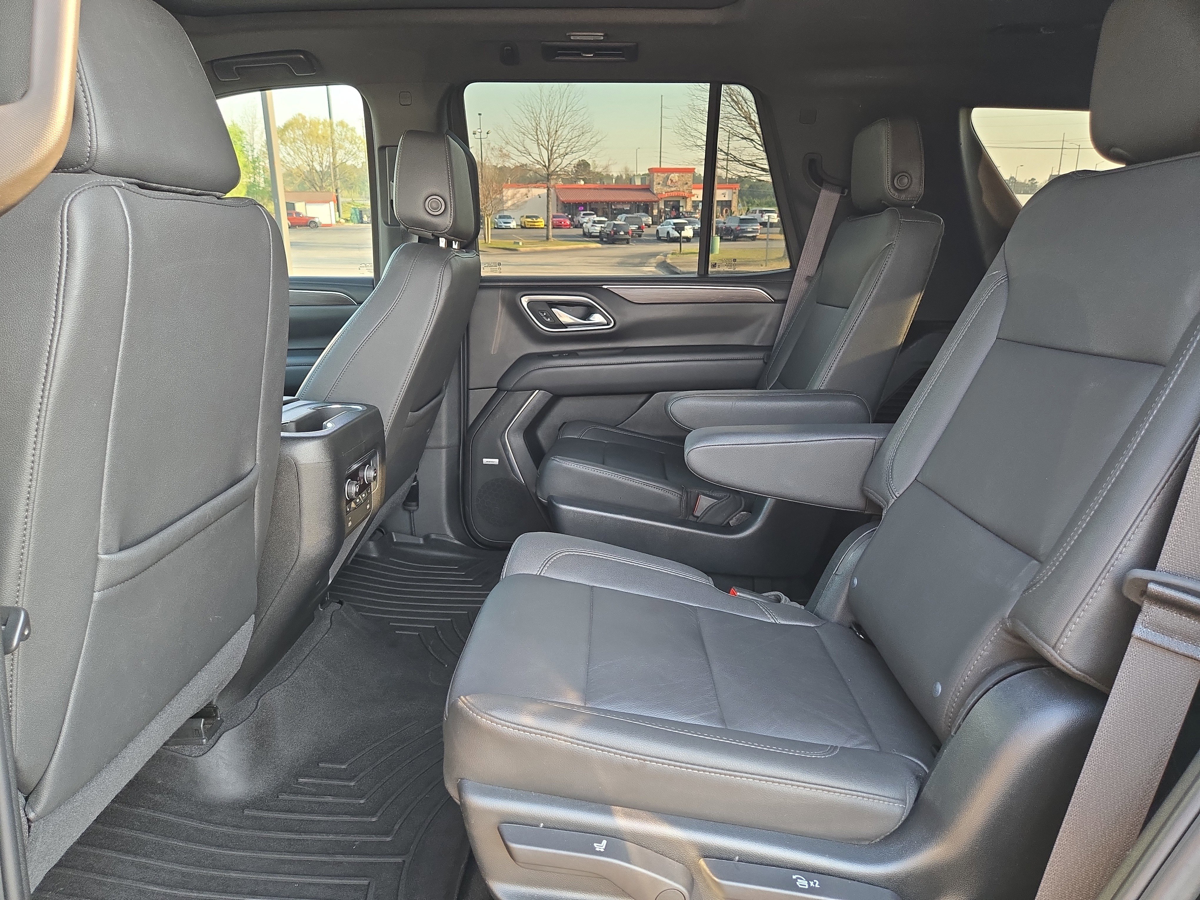 Used 2023 Chevrolet Tahoe Z71 w/ Luxury Package image 16