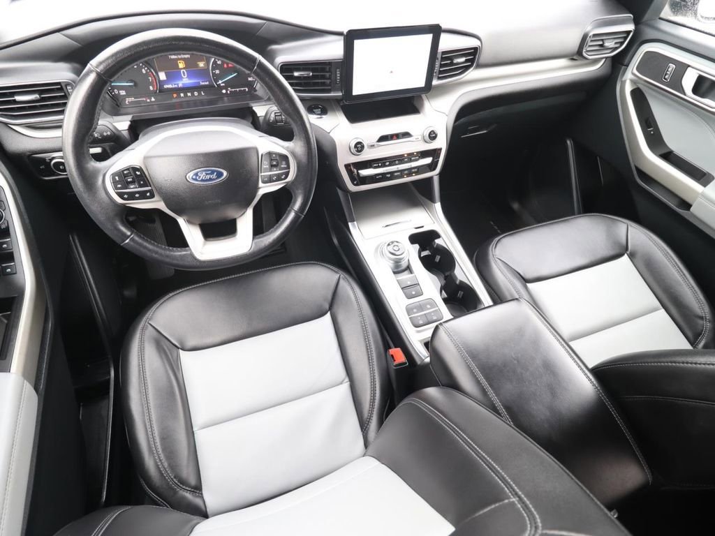 Certified 2023 Ford Explorer XLT w/ Equipment Group 202A image 10