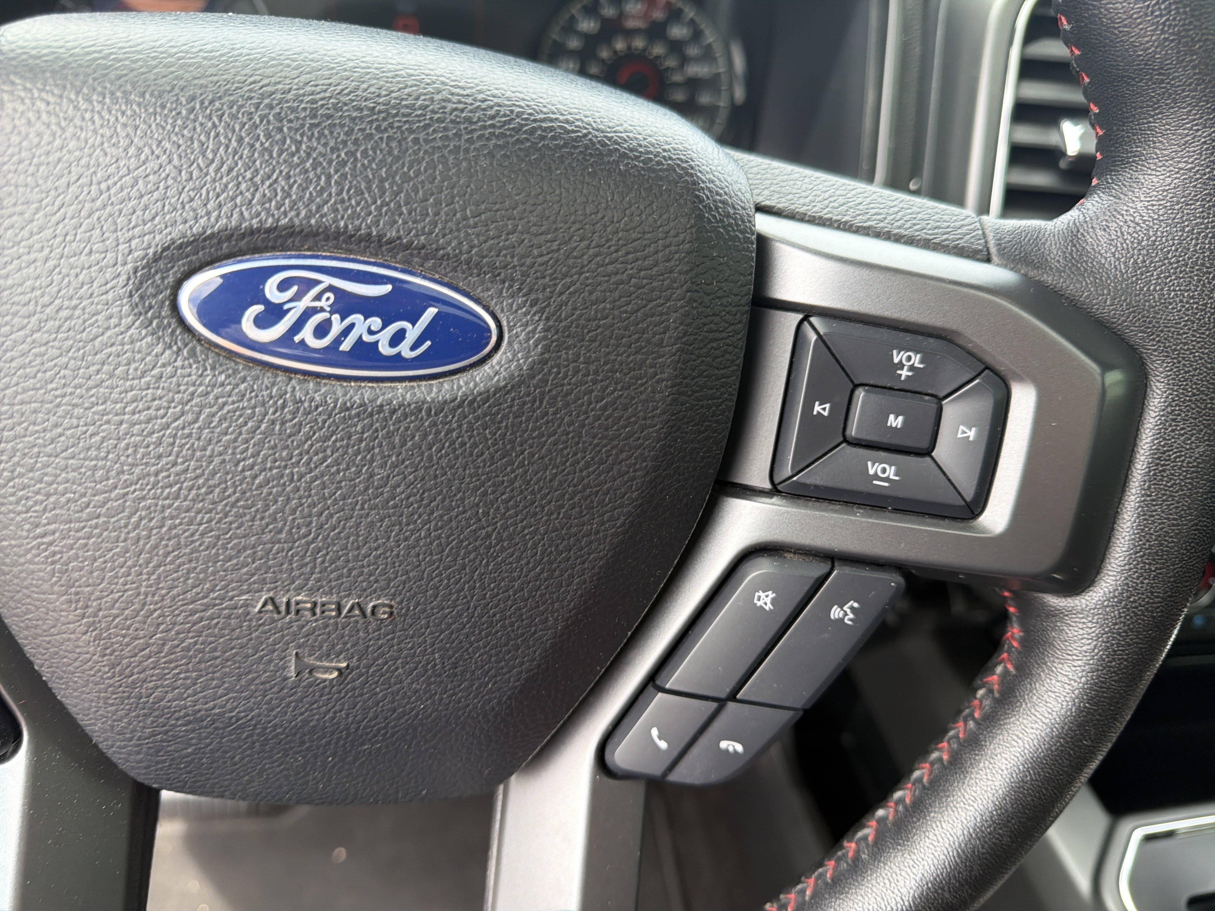 Certified 2019 Ford F150 Lariat w/ Equipment Group 502A Luxury AWD/4WD image 37