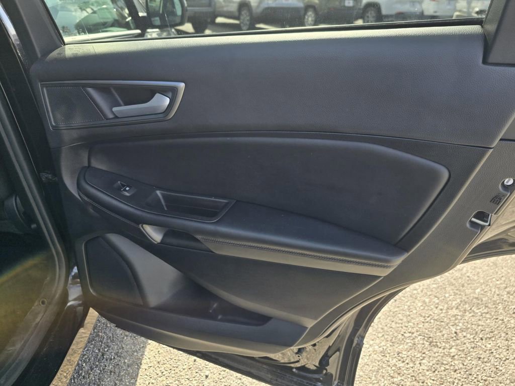 Certified 2024 Ford Edge SE w/ Black Appearance Package image 24