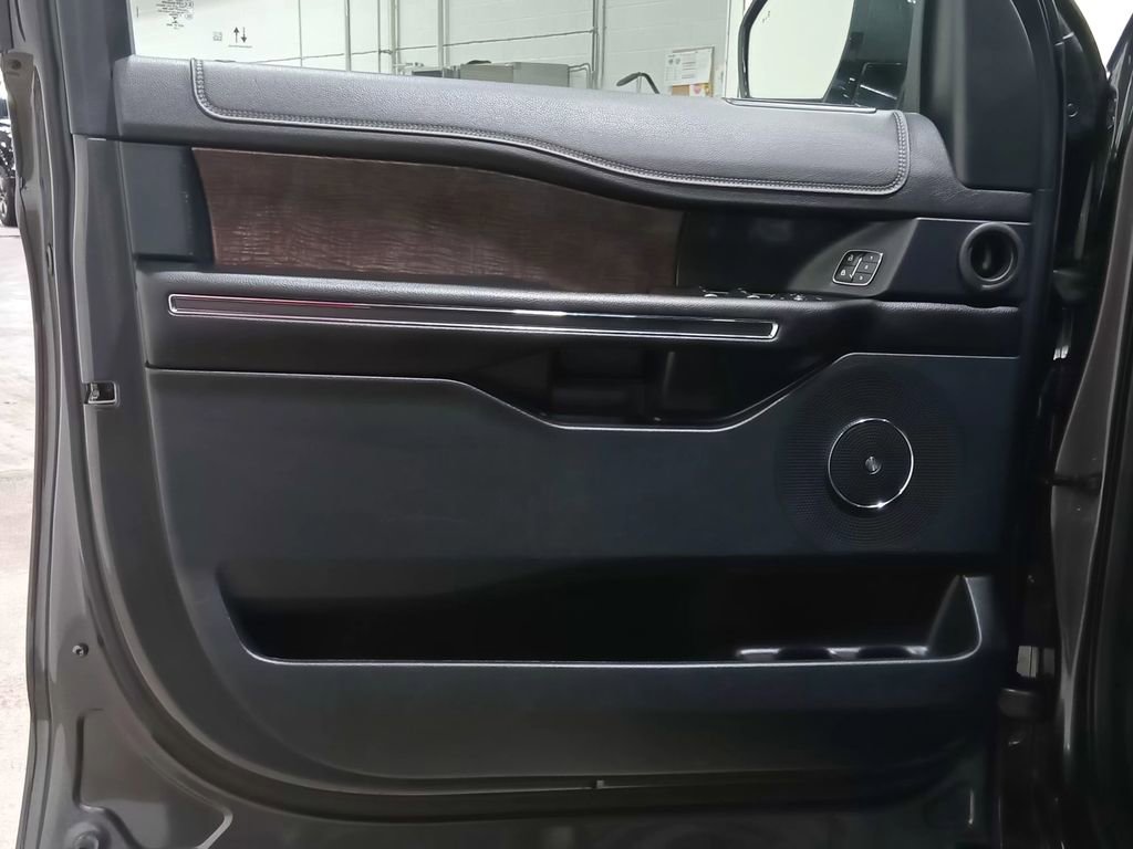 Certified 2021 Ford Expedition Limited AWD/4WD image 20