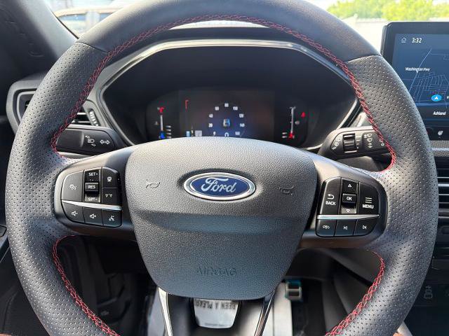 Certified 2024 Ford Escape ST-Line w/ Tech Pack #1 AWD/4WD image 18