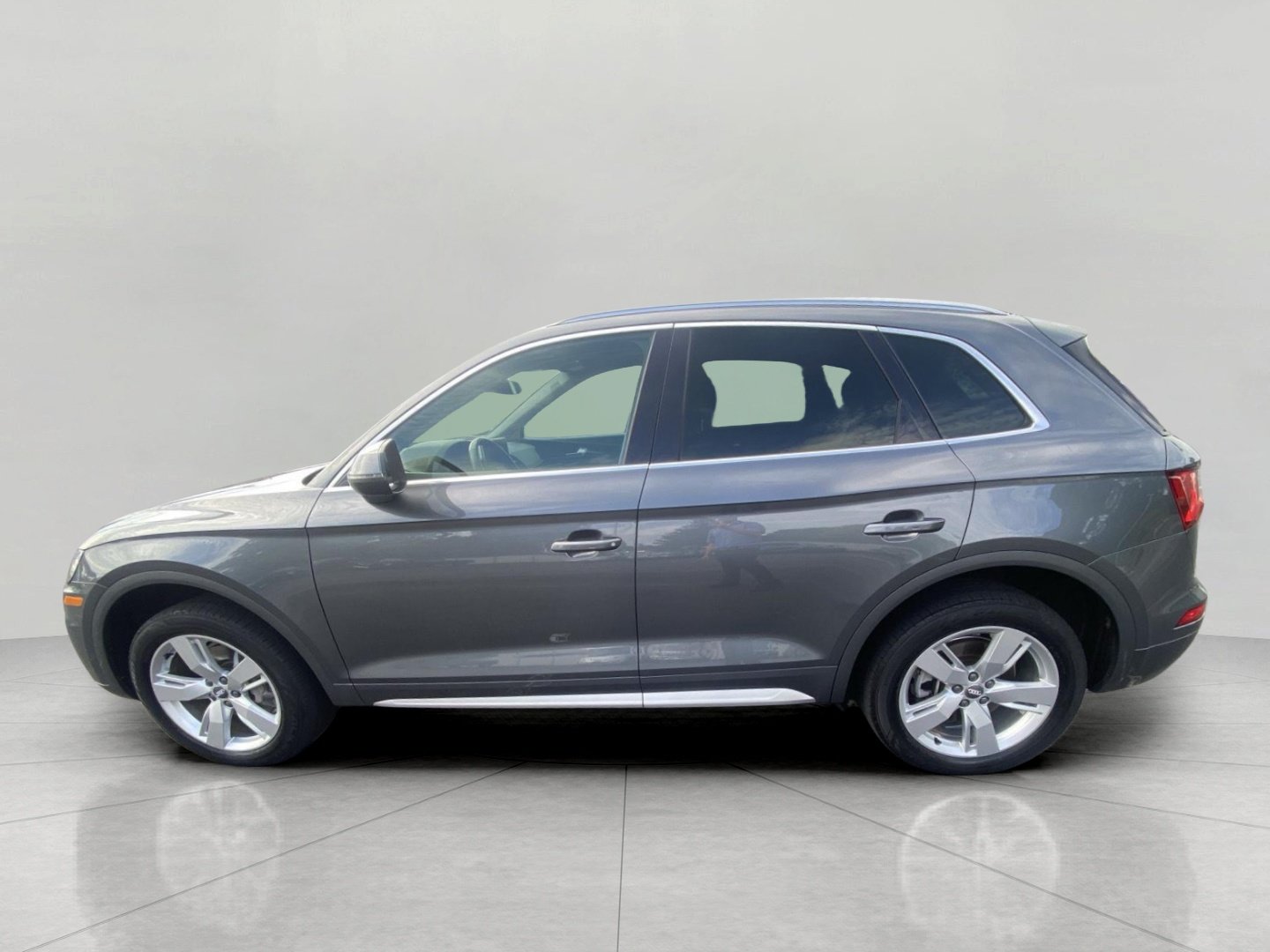 Used 2018 Audi Q5 2.0T Premium Plus w/ Premium Plus Package AWD/4WD image 12