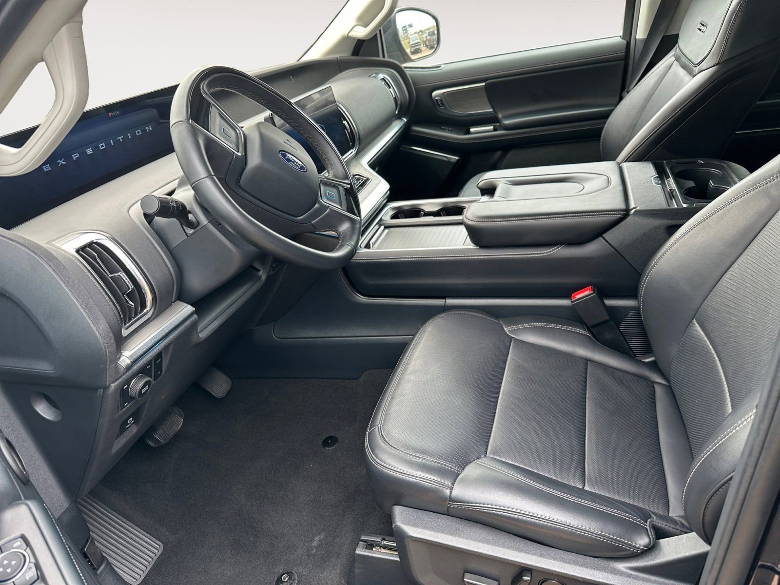 Certified 2025 Ford Expedition Platinum AWD/4WD image 9