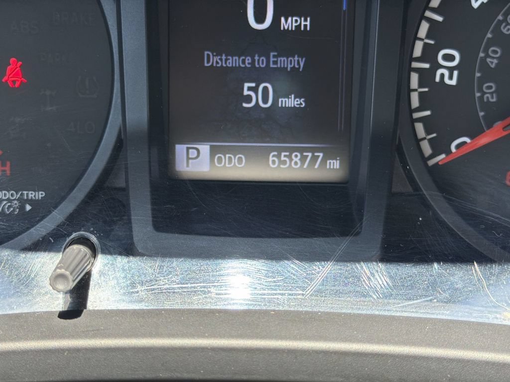 Used 2022 Toyota Tacoma SR AWD/4WD image 14
