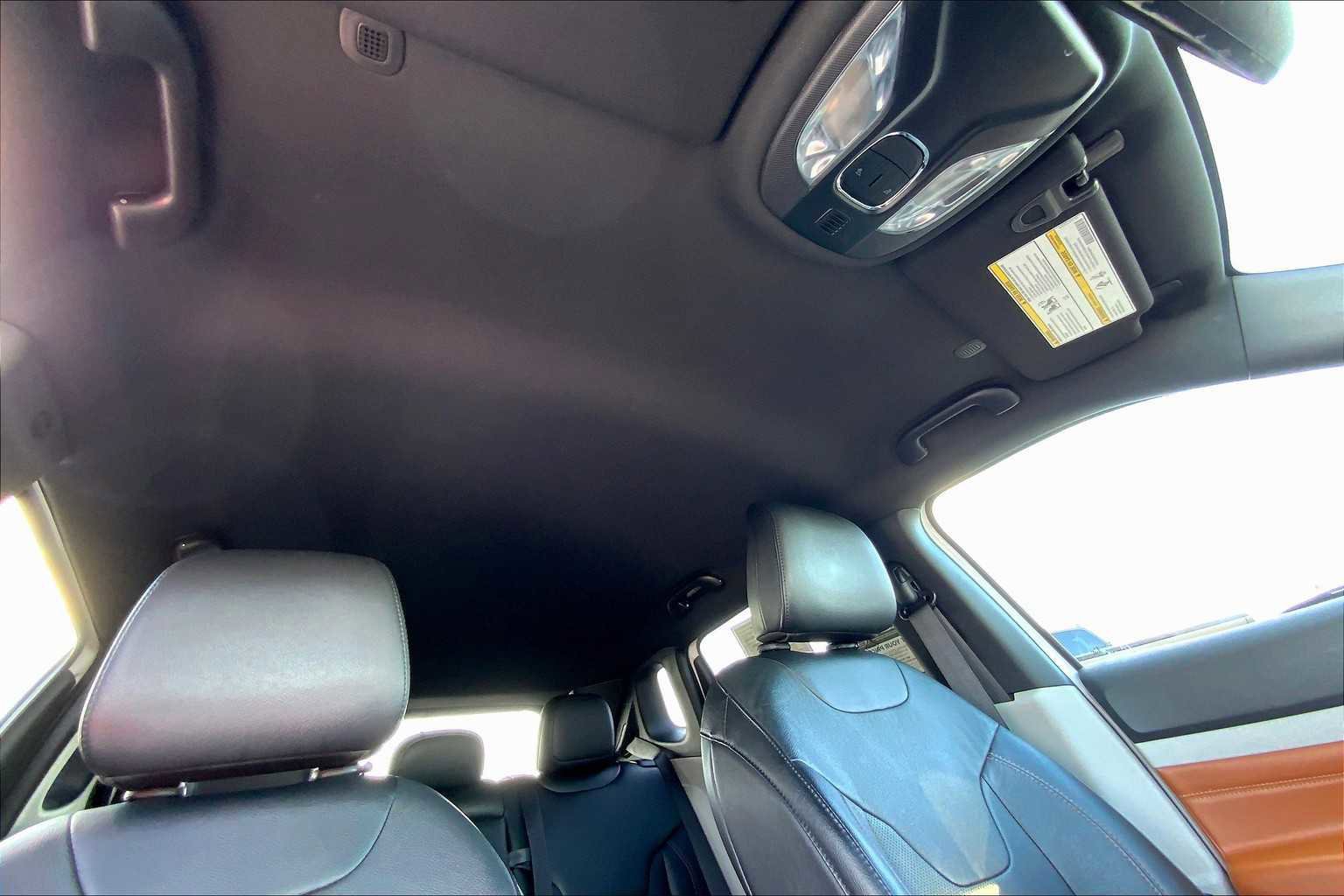 Used 2023 Jeep Compass Limited image 13