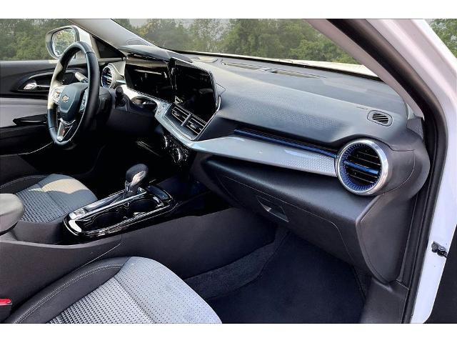 Used 2025 Chevrolet Trax LT w/ LT Convenience Package FWD image 22