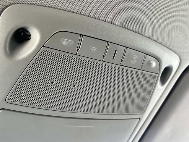 Used 2018 Nissan Rogue S image 27