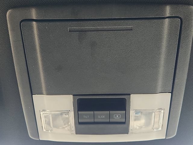 Certified 2019 Ford Explorer XLT w/ Equipment Group 202A AWD/4WD image 19