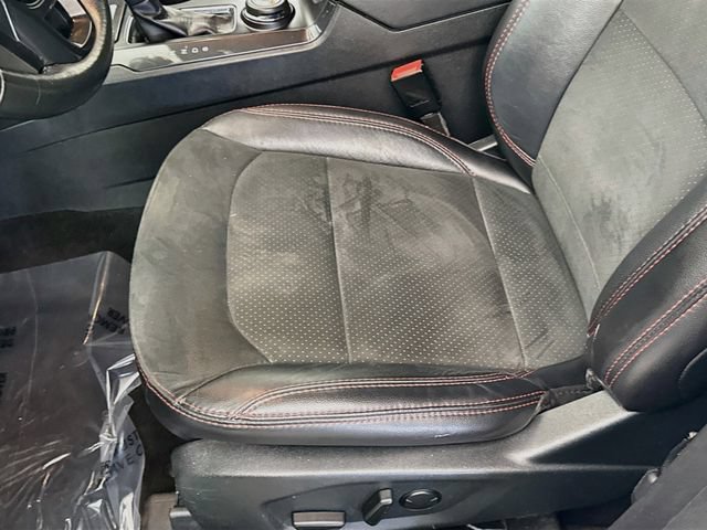 Certified 2019 Ford Explorer XLT w/ Equipment Group 202A AWD/4WD image 19