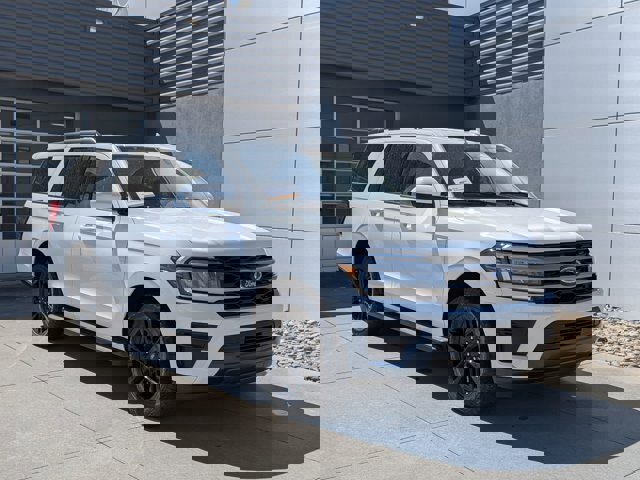 Certified 2024 Ford Expedition XLT image 8