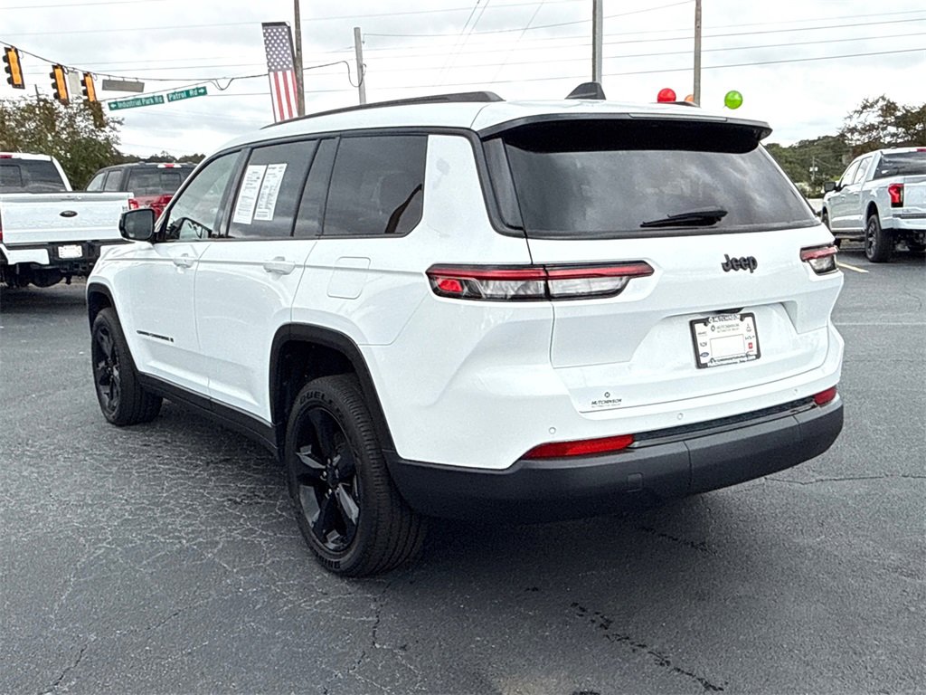 Used 2025 Jeep Grand Cherokee L Altitude image 5