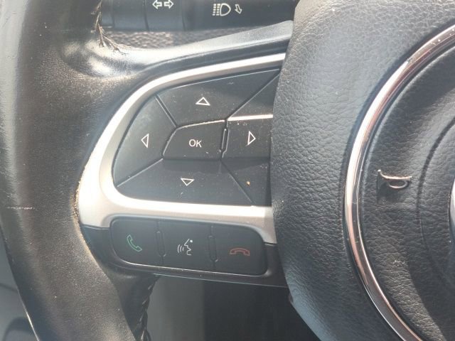 Used 2018 Jeep Compass Latitude FWD image 35