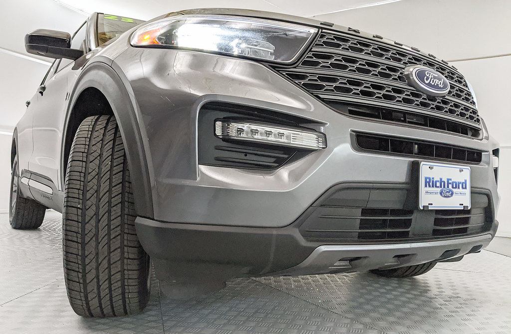 Certified 2023 Ford Explorer XLT w/ Equipment Group 202A AWD/4WD image 24