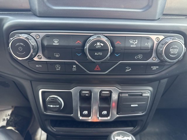 Used 2020 Jeep Wrangler Sport image 33