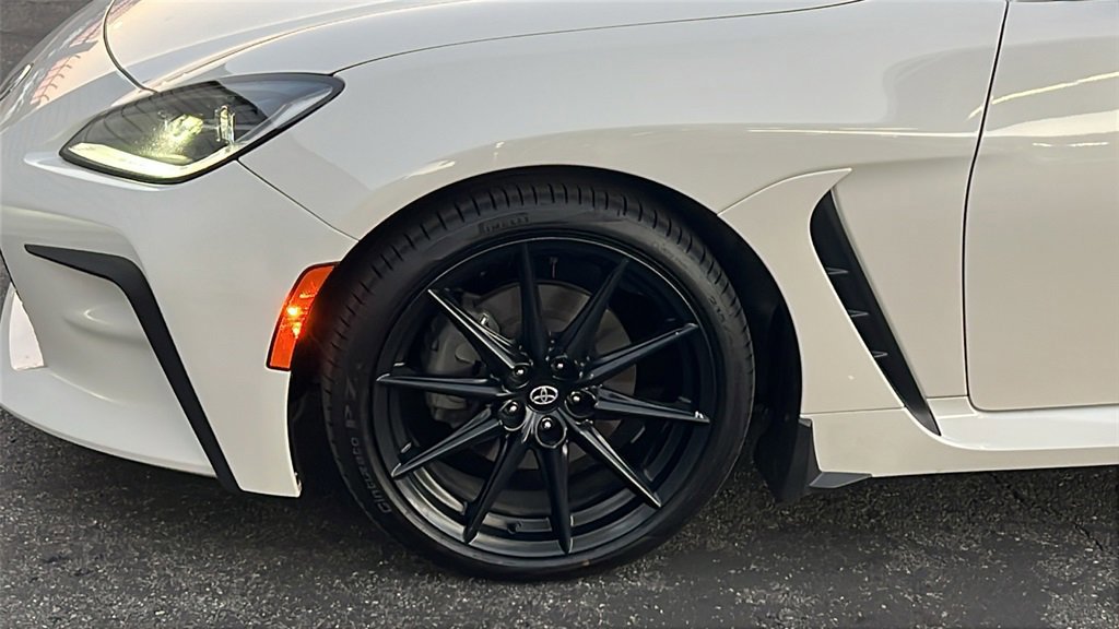 Used 2022 Toyota GR86 Premium image 6