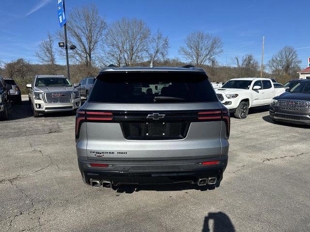 Used 2025 Chevrolet Traverse LT w/ Midnight/Sport Edition image 3