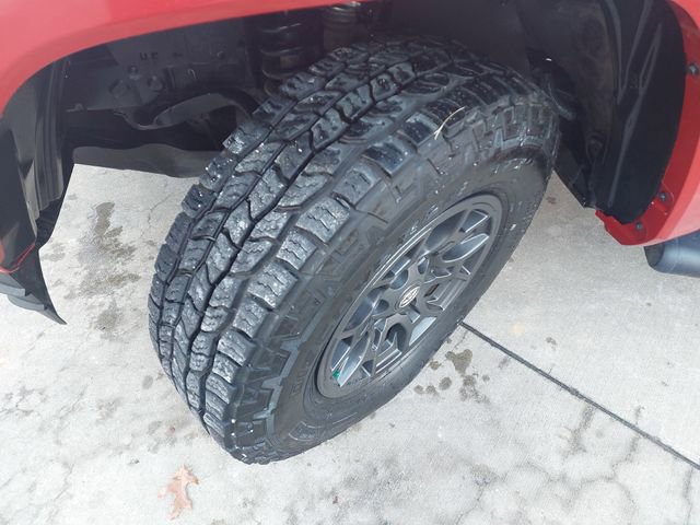 Used 2017 Toyota Tacoma SR5 w/ Tow Package image 29