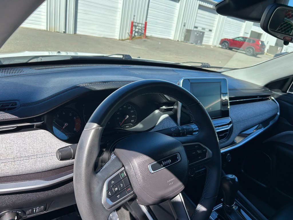 Used 2022 Jeep Compass Latitude FWD image 10