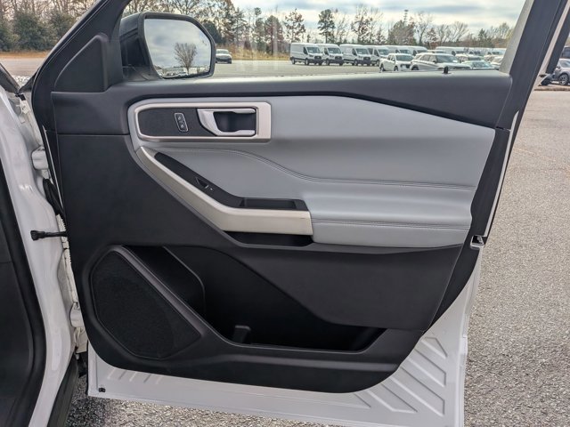 Certified 2022 Ford Explorer XLT w/ Equipment Group 202A image 34