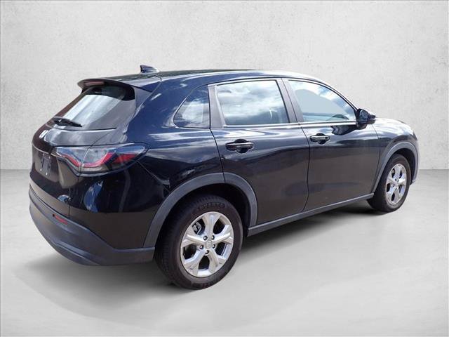 Used 2023 Honda HR-V LX image 3