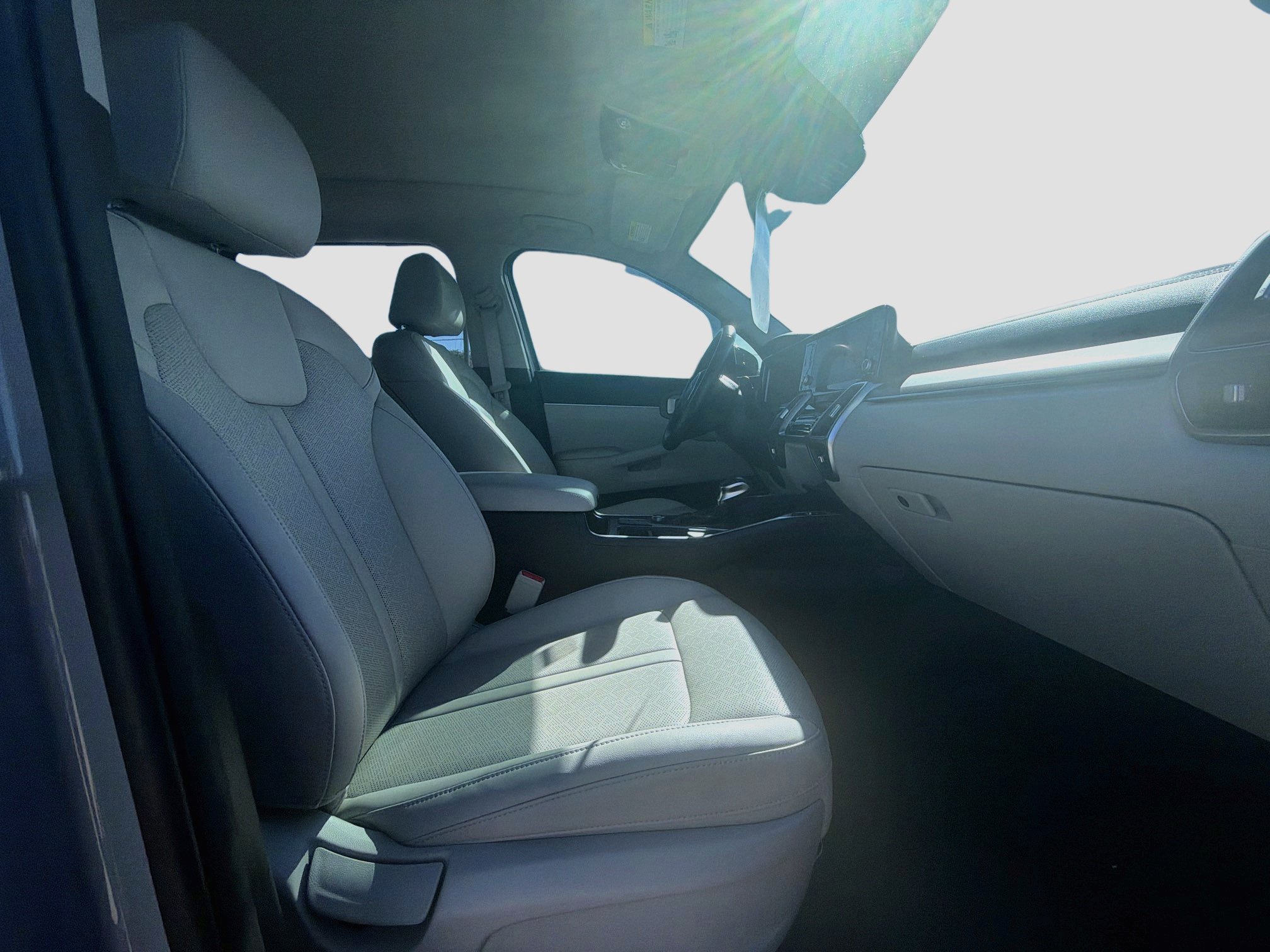 Used 2023 Kia Sorento S w/ Panoramic Sunroof Package AWD/4WD image 32
