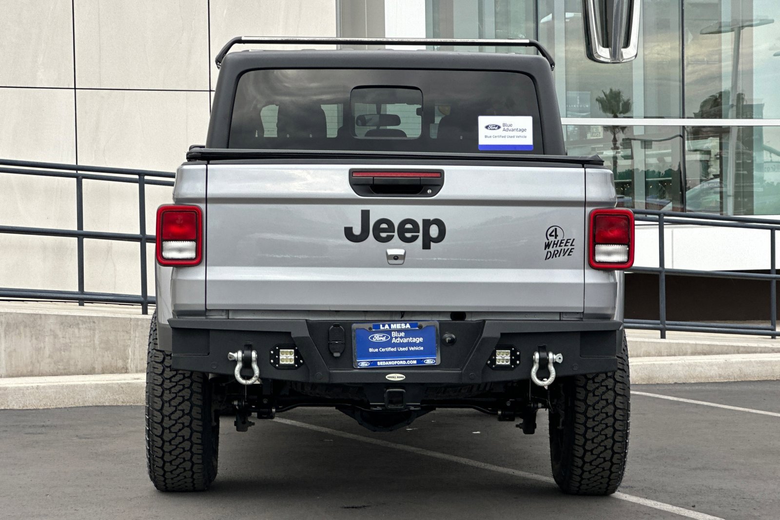 Used 2021 Jeep Gladiator Willys image 4