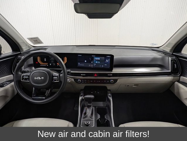 Used 2025 Kia Sorento EX FWD image 3