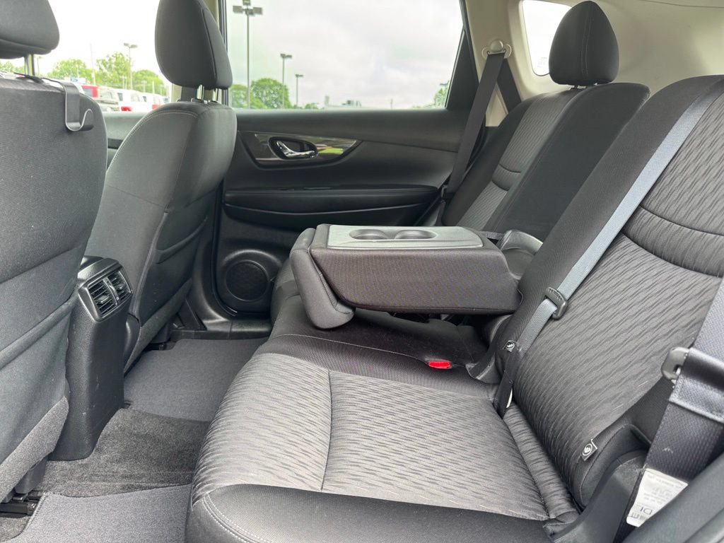 Used 2019 Nissan Rogue SV w/ Premium Package AWD/4WD image 15