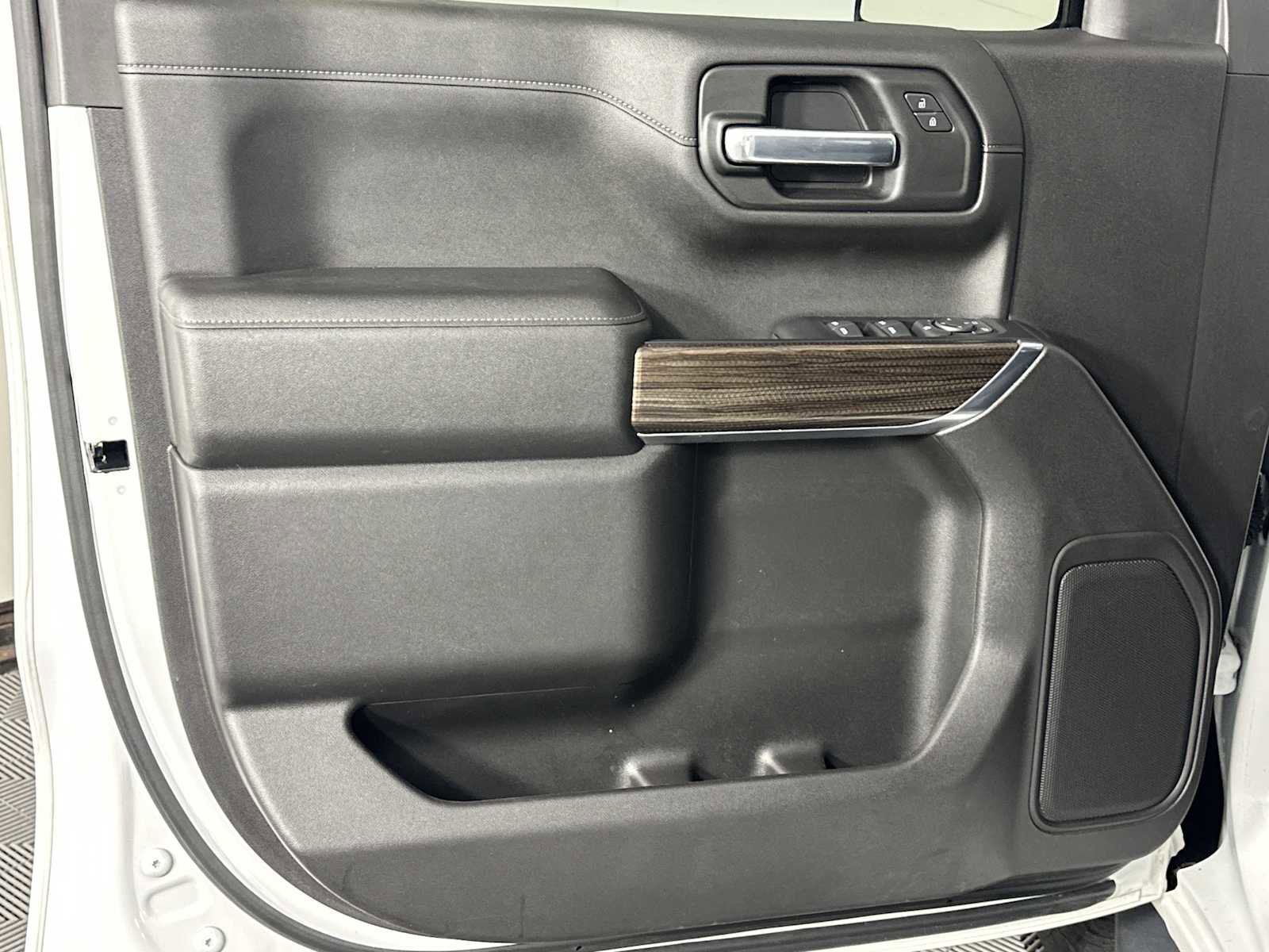 Used 2021 Chevrolet Silverado 1500 RST w/ Z71 Off-Road Package image 9