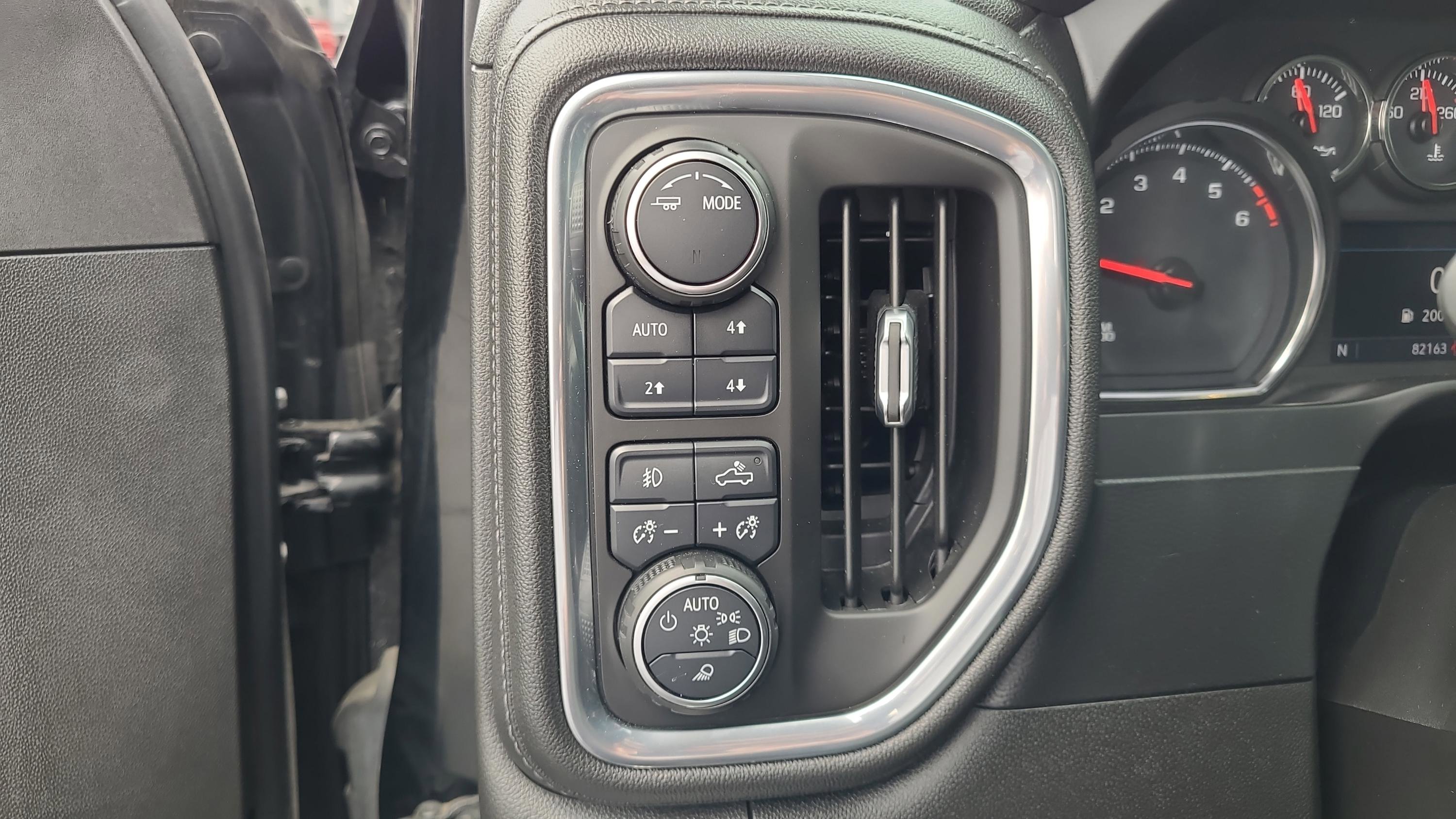 Used 2021 Chevrolet Silverado 1500 LT Trail Boss w/ Convenience Package II AWD/4WD image 27