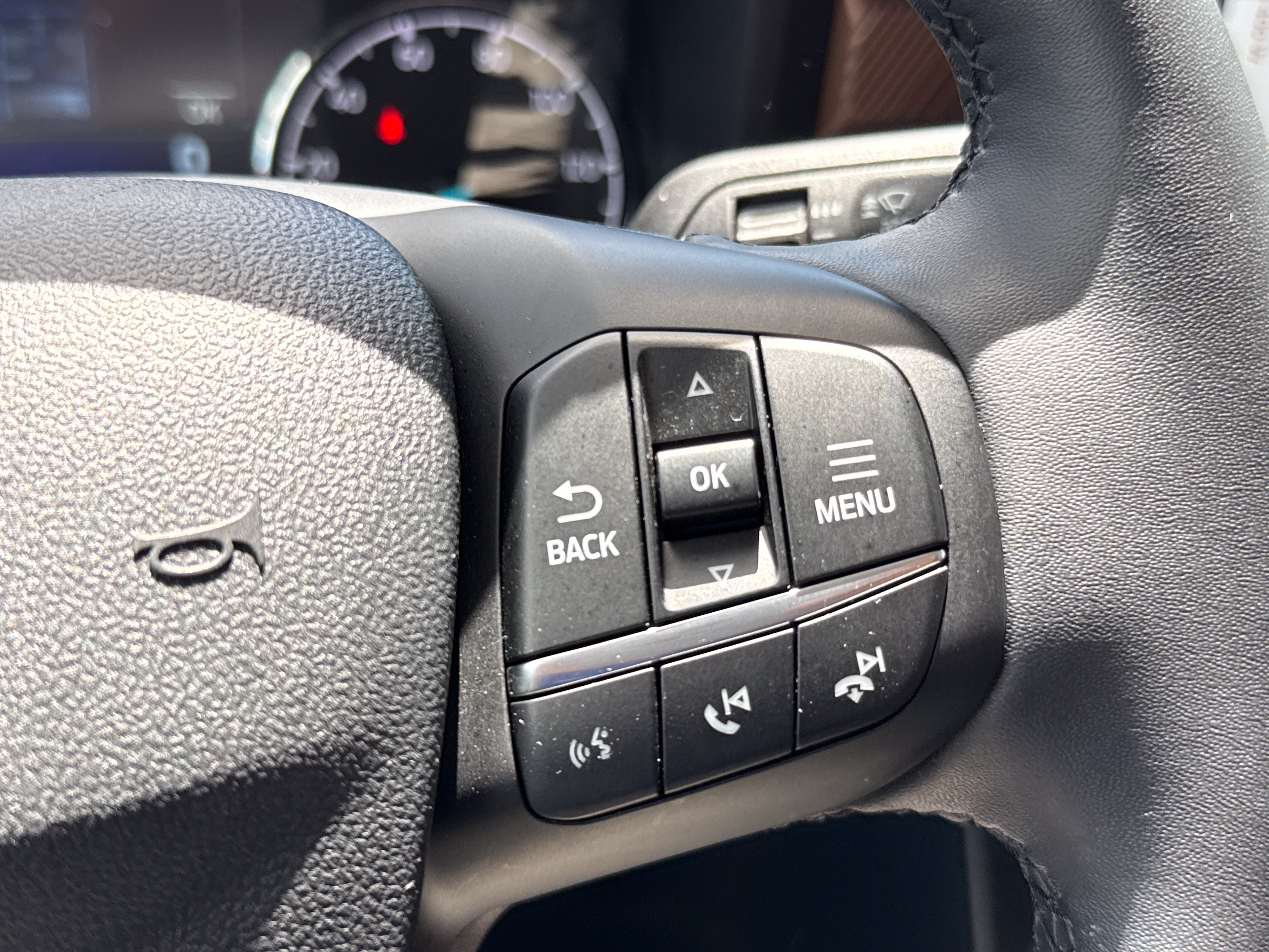 Certified 2024 Ford Maverick Lariat FWD image 18