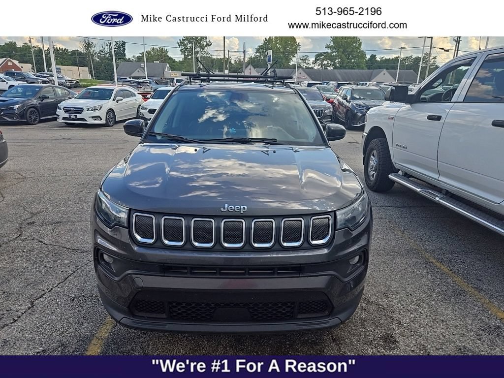 Used 2022 Jeep Compass Latitude w/ Sun and Sound Group AWD/4WD image 2