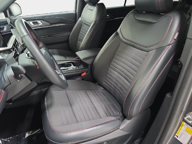 Certified 2025 Ford Explorer ST-Line AWD/4WD image 13