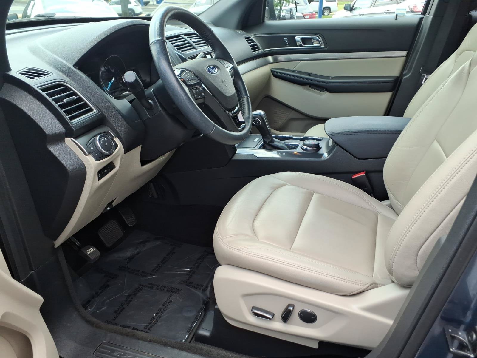 Certified 2018 Ford Explorer XLT w/ Equipment Group 202A AWD/4WD image 11