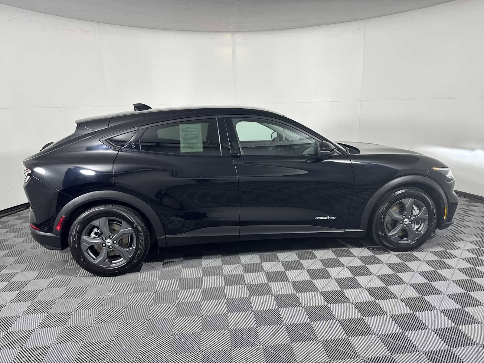 Certified 2021 Ford Mustang Mach-E Select w/ Comfort/Technology Package image 6