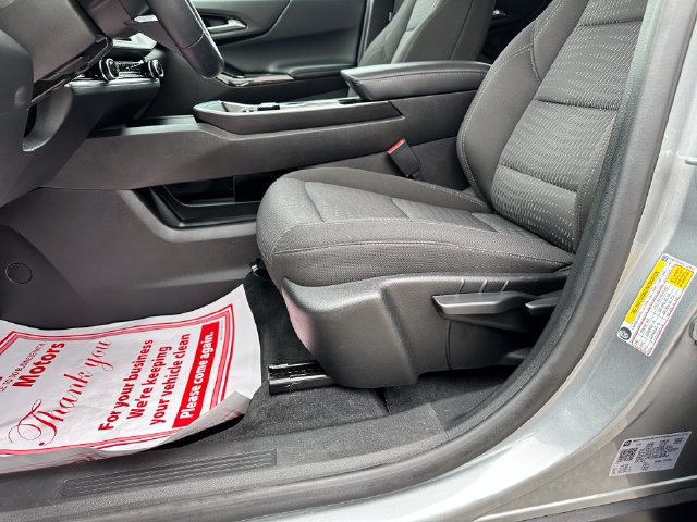 Used 2026 Chevrolet Equinox LT AWD/4WD image 12