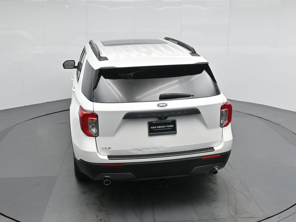 Certified 2023 Ford Explorer XLT w/ Equipment Group 202A image 17