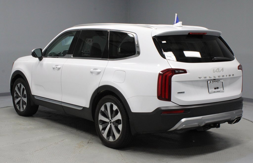 Used 2022 Kia Telluride EX w/ EX Premium Package image 3