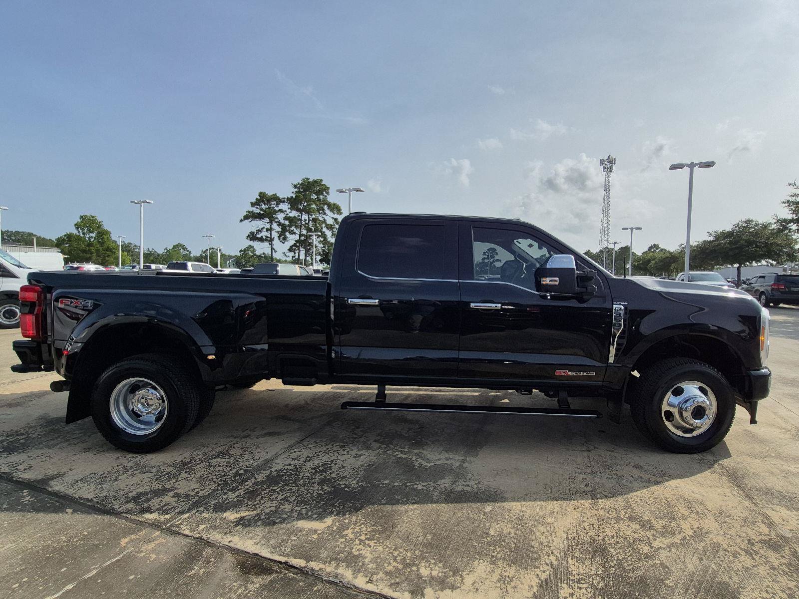 Certified 2023 Ford F350 Platinum AWD/4WD image 18